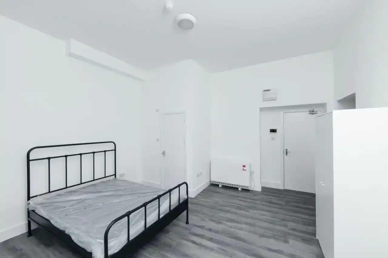 Hackney Conversion — image 3