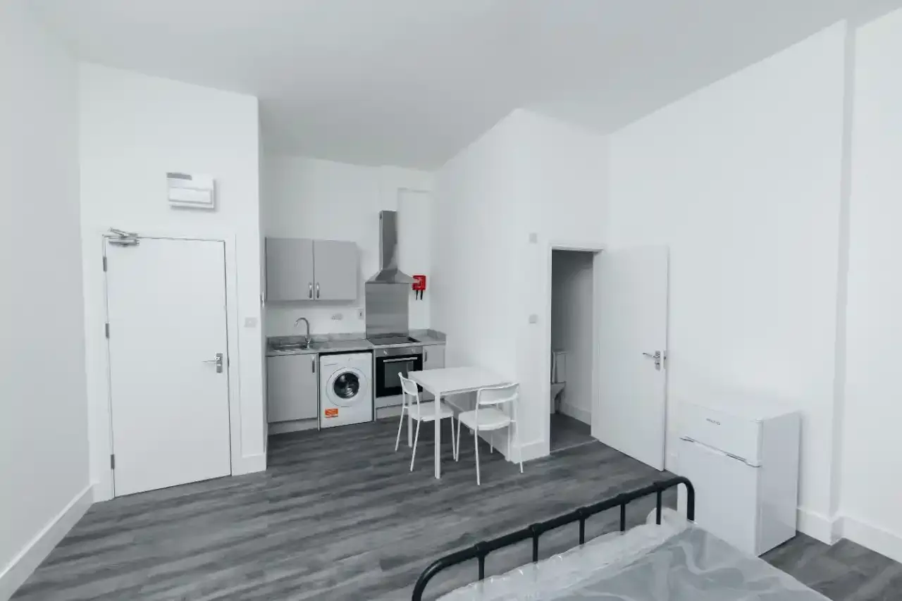 Hackney Conversion — image 9